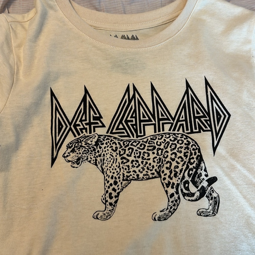 Women’s Def Leppard Cream T-Shirt
